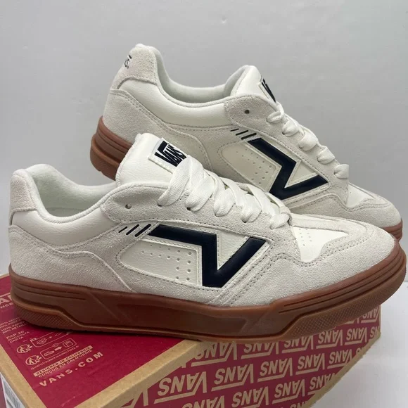 Vans Men’s Upland
Suede Marshmallow/Gum
VN000D250VM Sneakers - Picture 8 of 16